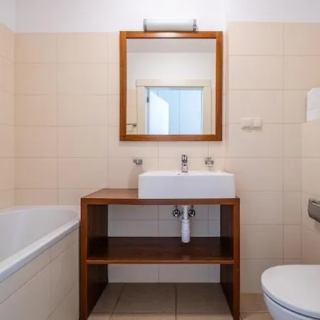 Luxury For 6 People, With A Bathtub
